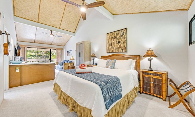 Princeville Apartment | Romantic Tiki Suite A/C, Walk to Beaches & 1 Hotel Resort, King "Purple" Bed