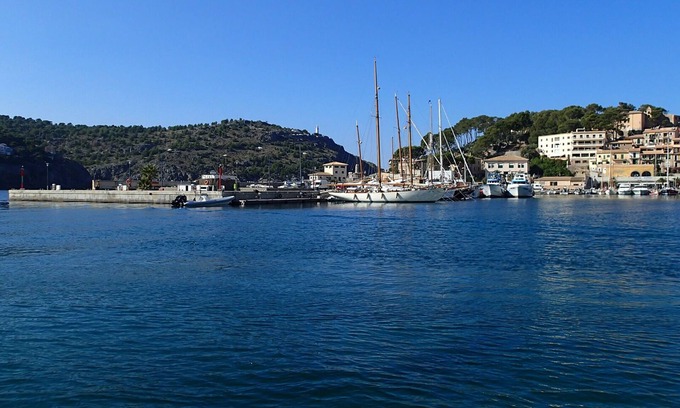 Fornalutx House | Romantic town house with roof terrace. Free WiFi.