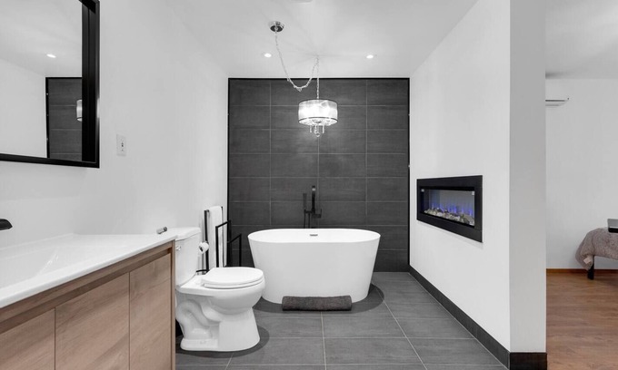 Hochelaga Apartment | Romantic urban cosy retreat located in vibrant aria & all shopping done on foot