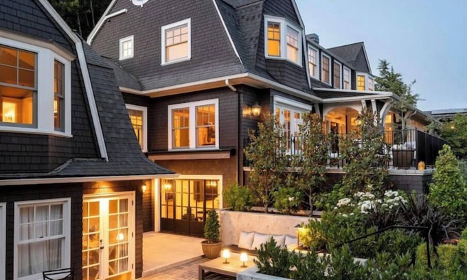 Laurelhurst House | Romantic, Vintage Estate -University of Washington