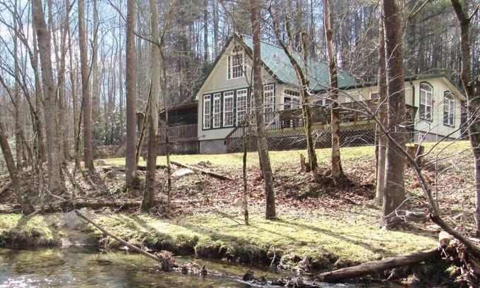 Hot Springs Cabin | Romantic Waterfront Getaway *Fishing*Family*Fun