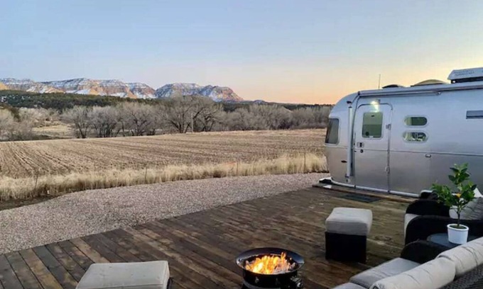 Orderville House | Romantic Zion Airstream #1 | East Zion Glamping