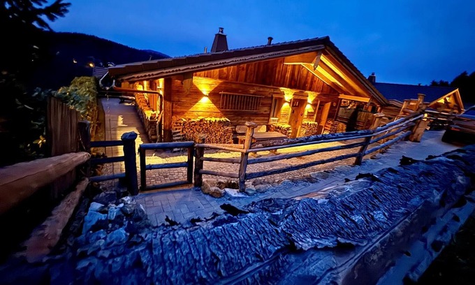 Rabenstein Apartment | Romantische Ferienhütte mit Eigenem Wellnessbereich