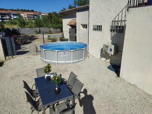 Saint-Jean Apartment | Romarin Haut villa 2 bedrooms Air conditioning garden