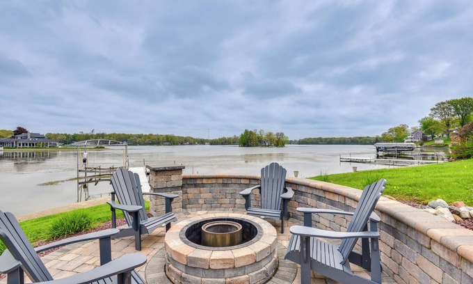 Rome City House | Rome City Lake House w/Dock + Waterfront Views!