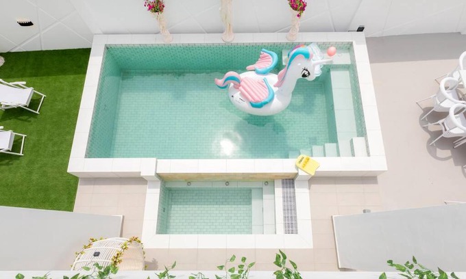 Bukit Baru Villa | RomenVilla Melaka Pool/Jaguzzi/KTV/BBQ/(16-23pax)