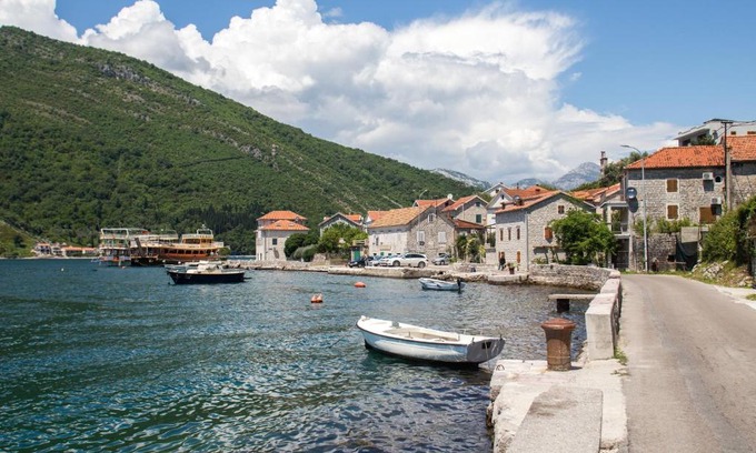 Lepetane Apartment | Romeo And Juliet Apartments