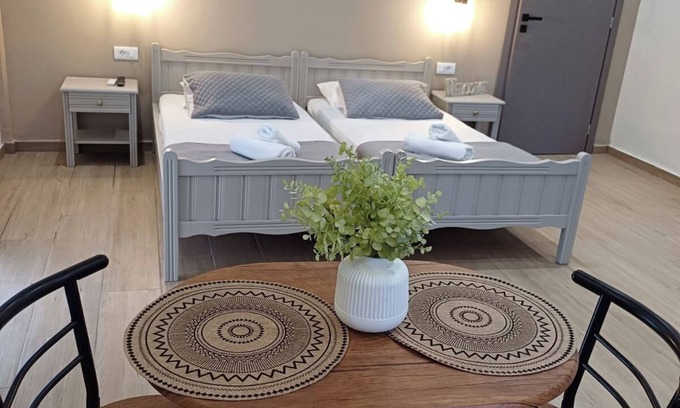 Agia Marina House | Romeos Studios