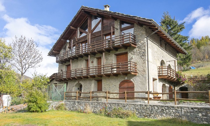 Cesana Torinese Apartment | Romito Lodge Apartment Mountain Retreat, Cesana Torinese, Italy