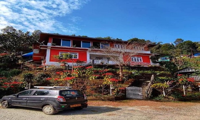 Kumai House | Rongo White House by StayApart