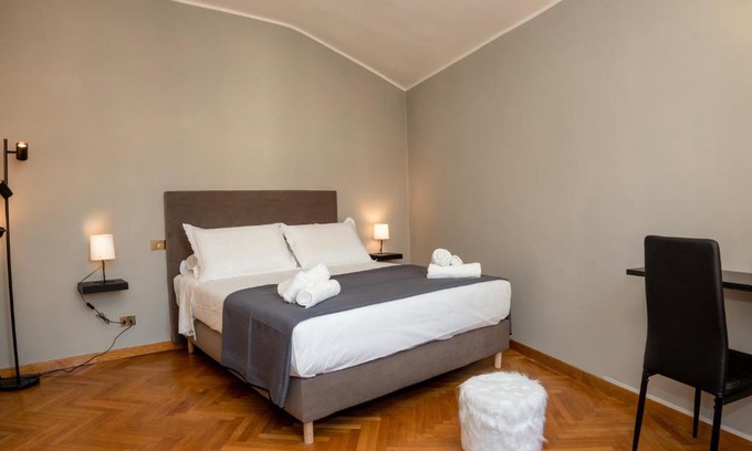 Rione III Colonna Apartment | RoofRhome