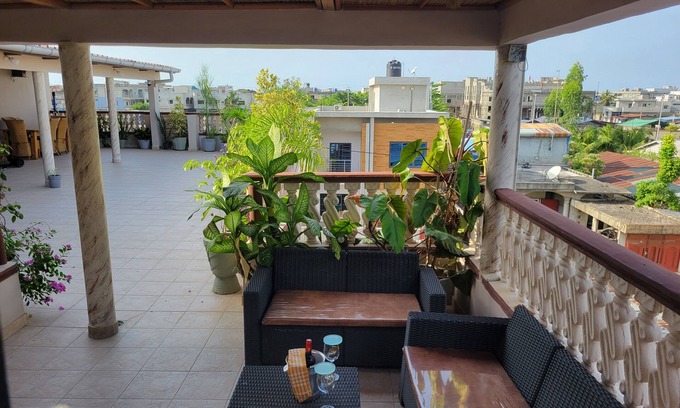 Littoral Department Apartment | Rooftop Atrium