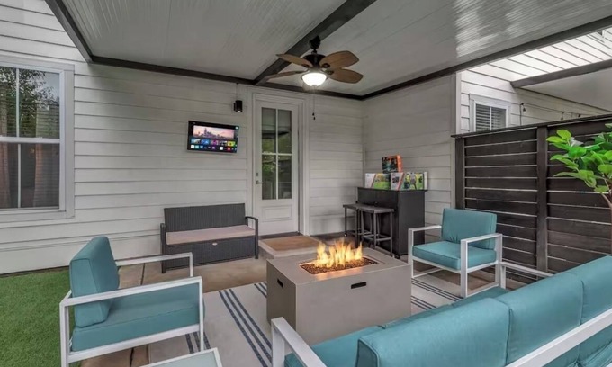 Haynes Area House | Rooftop, Large Backyard, Fire Pit, Near Downtown Nashville!