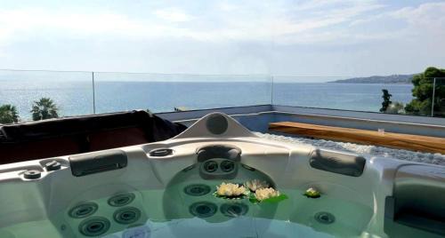 Nees Pagases Apartment | Rooftop Loft with Hydromassage