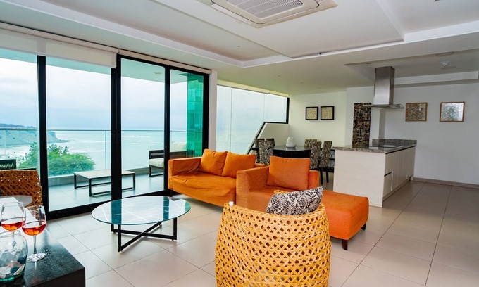 Manta Apartment | Rooftop Oceanview infinite pool. Poseidon Condo