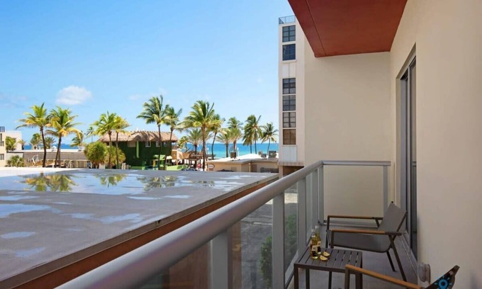 Hollywood Apartment | Rooftop Pool +Balcony| Costa Hollywood