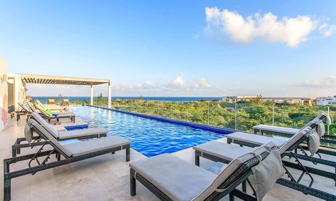 Gonzalo Guerrero Apartment | Rooftop Pool Oasis Steps to Beach, Jungle Views