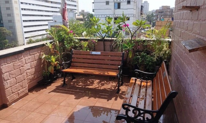 Bandra West Condo | Rooftop Rendezvous - Artsy Terrace Garden Retreat