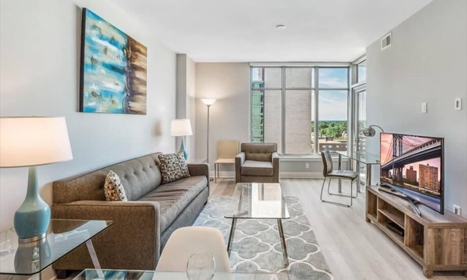 Woodmont Triangle Apartment | Rooftop Terrace & Grill | Walk to Metro | Woodmont Triangle