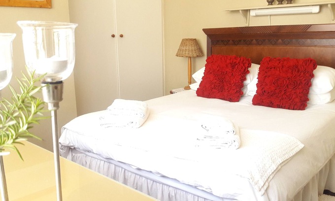 Flamingo Vlei House | Room 1 @ HOMESTAY ON BLOUBERG NATURE RESERVE