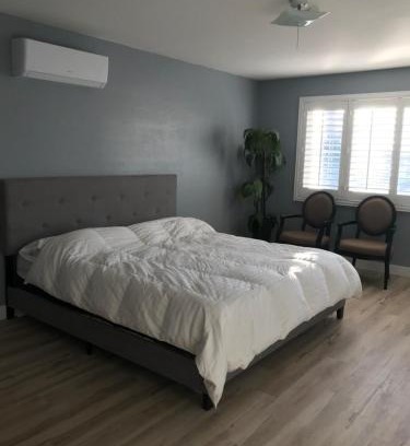 Central District House | Room 1