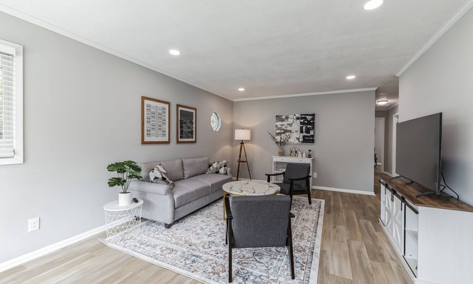 Richfield House | Room 2 in Minneapolis/10 mins to Mall of America