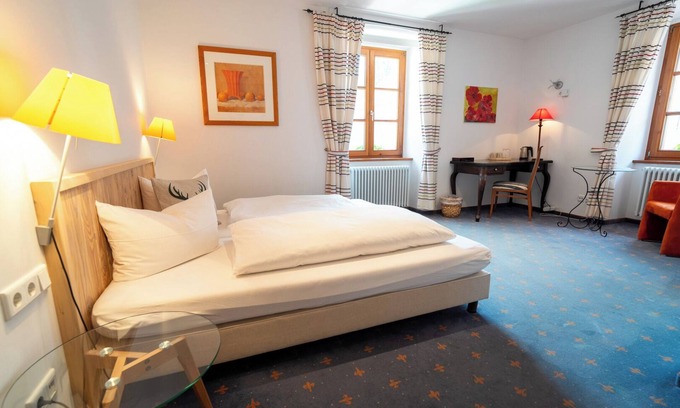 St. Blasien Apartment | Room '3' with Shared Garden and Wi-Fi