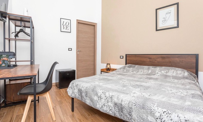 Acireale Apartment | Room 'Balestrate' with Balcony, Wi-Fi and Air Conditioning