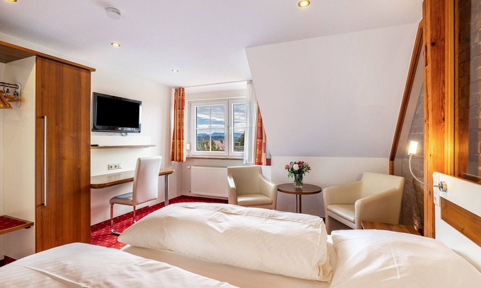 Rosenfeld House | Room 'Doppelzimmer 21' with Wi-Fi