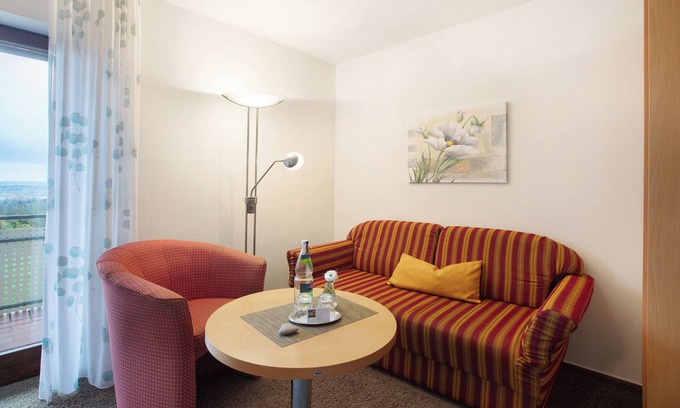 Bad Bellingen Apartment | Room 'Doppelzimmer 2' with Shared Garden and Wi-Fi