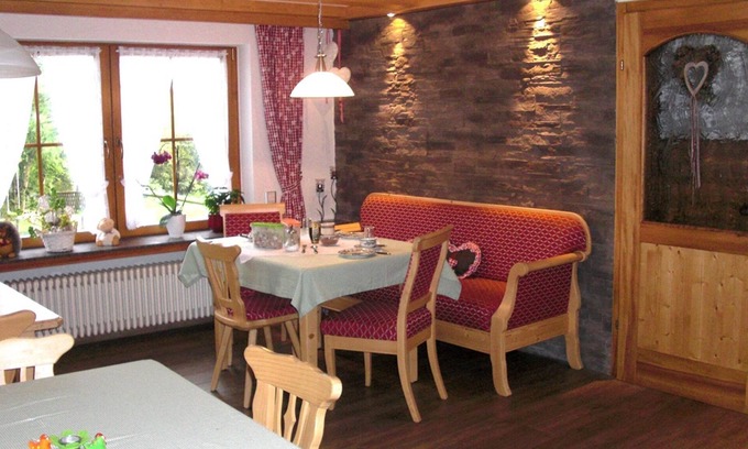 Furtwangen Apartment | Room 'Doppelzimmer' with Mountain View, Shared Garden and Wi-Fi
