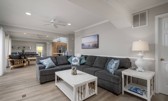 Dewey Beach Condo | ROOM FOR EVERYONE! 6 BR, 6 1/2 BA in OCEAN BLOCK! 23-3 Bellevue Street, Dewey