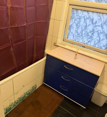 South Harrow Apartment | Room for rent