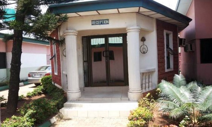 Asaba House | Room-garentiti Apartment - Silver Room i