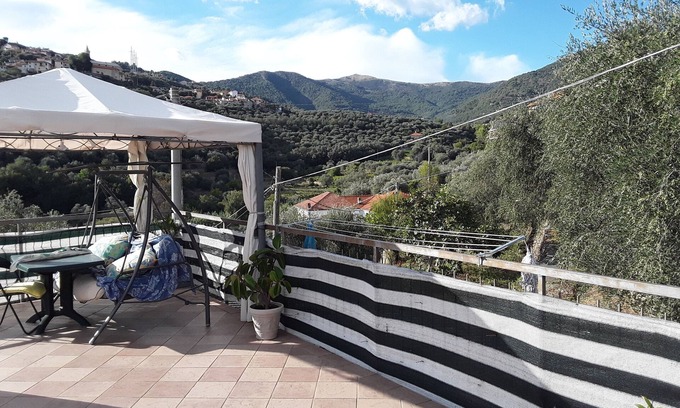Borganzo House | Room in Guest Room - Valle Degli Ulivi Liguria, Italia