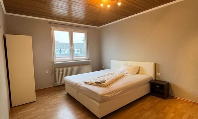 Ramstein-Miesenbach Apartment | Room in Landstuhl (Room 9, upper floor)