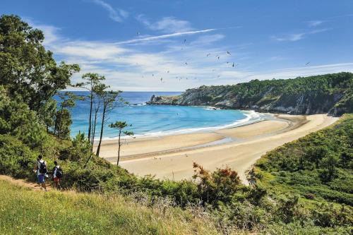 Luarca House | Room in Lodge - Double and single room - Pension Oria 2