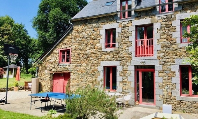 Pleudihen-sur-Rance House | Room in longère, Bath room, Breakfast