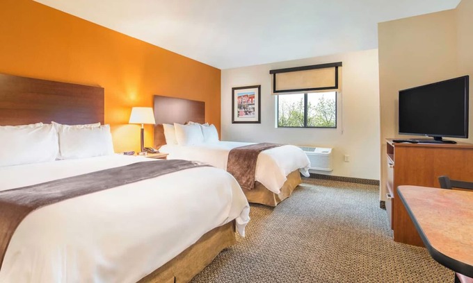 Rapid City Hotel | Room Near WaTiki, Dino Park, and Reptile Gardens! Pets Allowed! With Kitchen!
