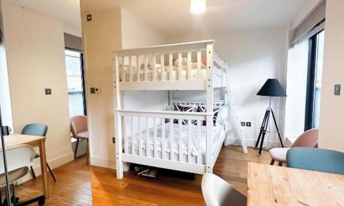 Euston Apartment | Room next to Euston Station
