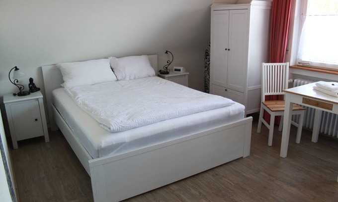 Muehlenbach Apartment | Room 'Nr 1' with Shared Terrace, Shared Garden and Wi-Fi