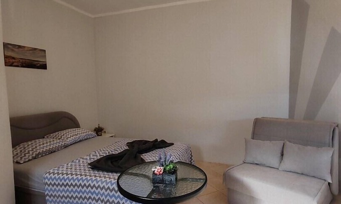 Neum Apartment | Room nr. 2 for three people