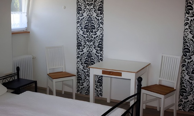 Muehlenbach Apartment | Room 'Nr 2 Mit Balkon' with Shared Terrace, Shared Garden and Wi-Fi