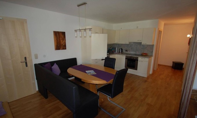 Kolsassberg Apartment | Room Rote Wand - Pension Unterhof