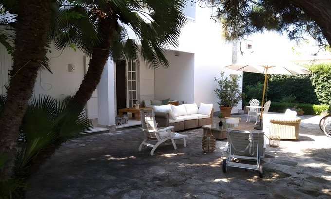 Province of Lecce Bed & Breakfast | Room 'Sole' with Shared Garden, Wi-Fi and Air Conditioning
