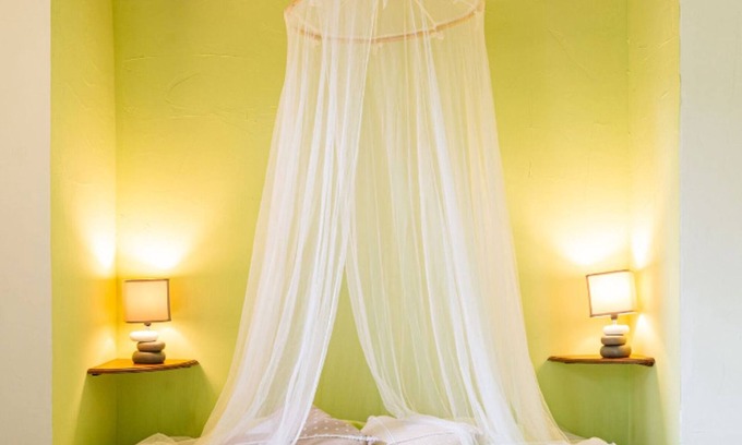 L'Epine Apartment | Room 'Tilleul' with Private Terrace, Shared Garden and Wi-Fi