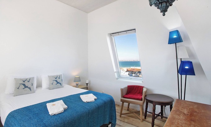 Baleal Apartment | Room 'Top Floor South Suite' with Sea View, Shared Terrace and Wi-Fi