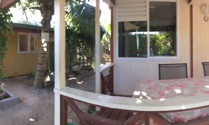 Pihaena Apartment | Room Vaimaha 2 pax beach access air-conditioned kitchen bathroom, free breakfast