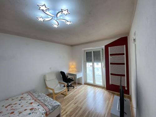 Neuburg Apartment | Room with Balcony in Neuburg