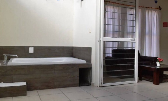 San Lorenzo Cacaotepec Apartment | ROOM WITH JACUZZI KING SIZE BED